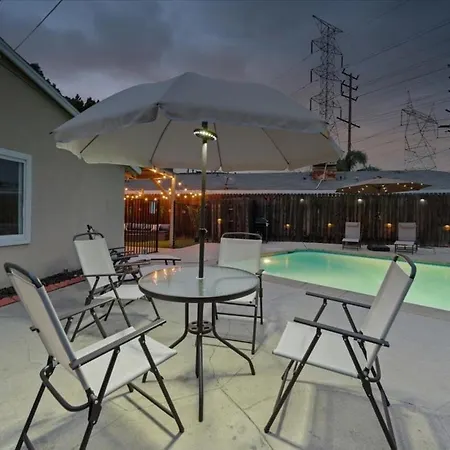 Chic Boho Retreat - Pool, Patio, Mini Golf & Arcade, Mins From Universal Studios! Los Angeles Exterior foto