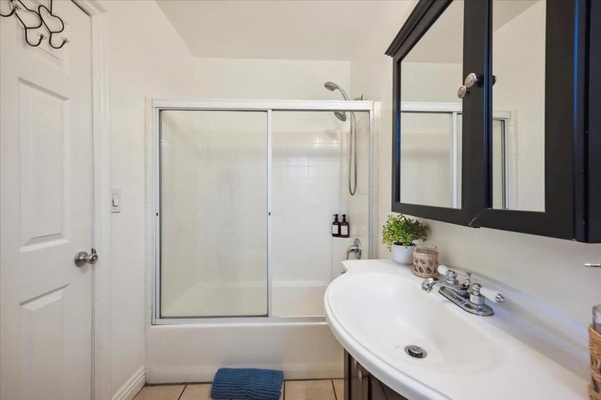 Chic Boho Retreat - Pool, Patio, Mini Golf & Arcade, Mins From Universal Studios! Ferienhaus *