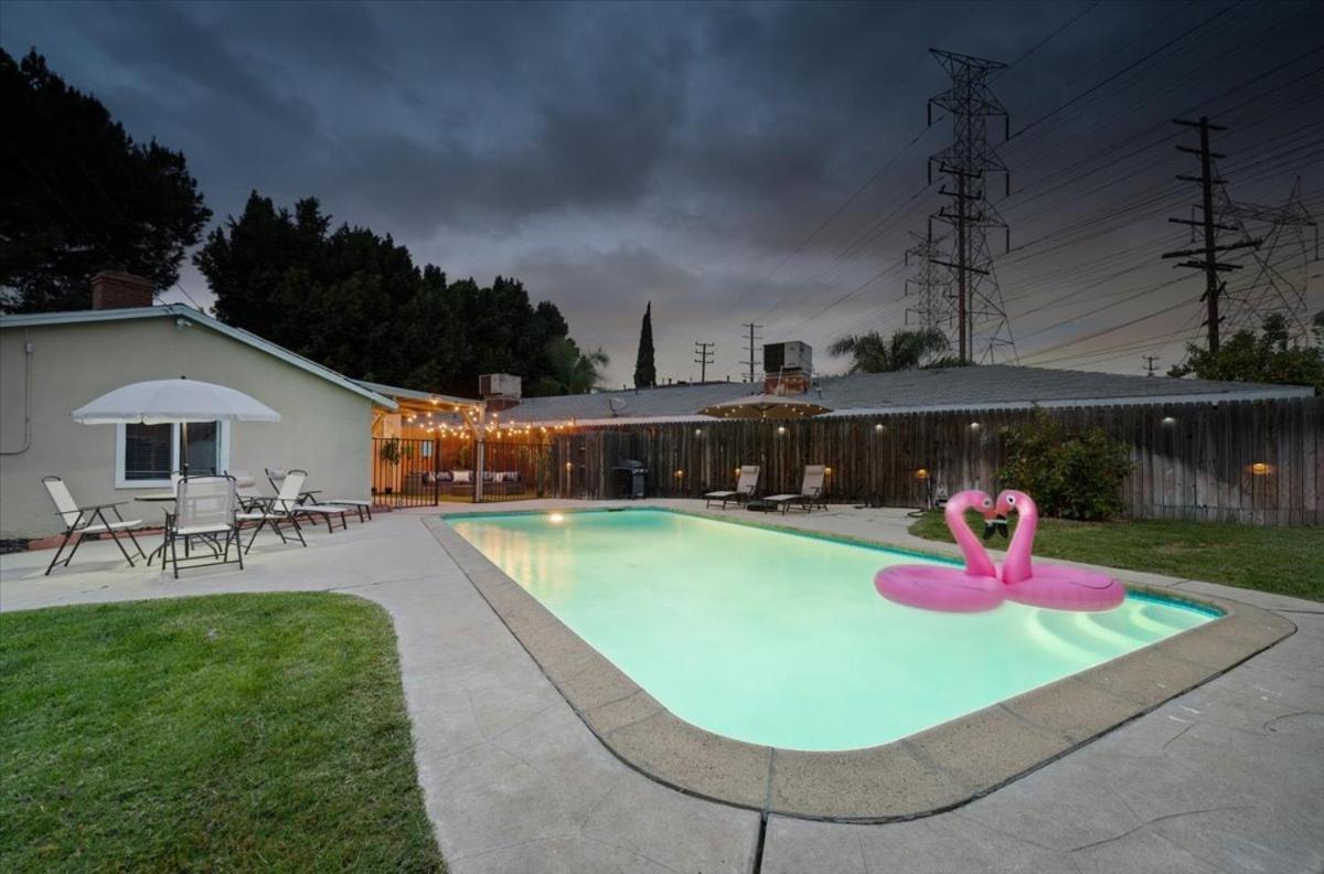 Ferienhaus Chic Boho Retreat - Pool, Patio, Mini Golf & Arcade, Mins From Universal Studios!