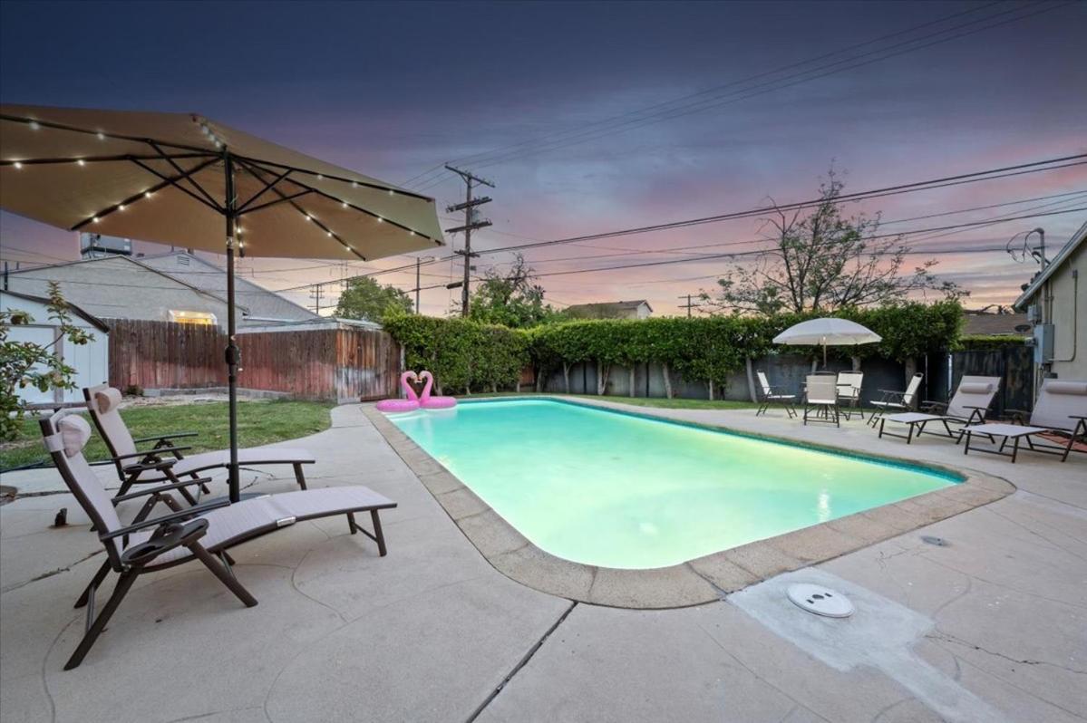 Ferienhaus Chic Boho Retreat - Pool, Patio, Mini Golf & Arcade, Mins From Universal Studios!